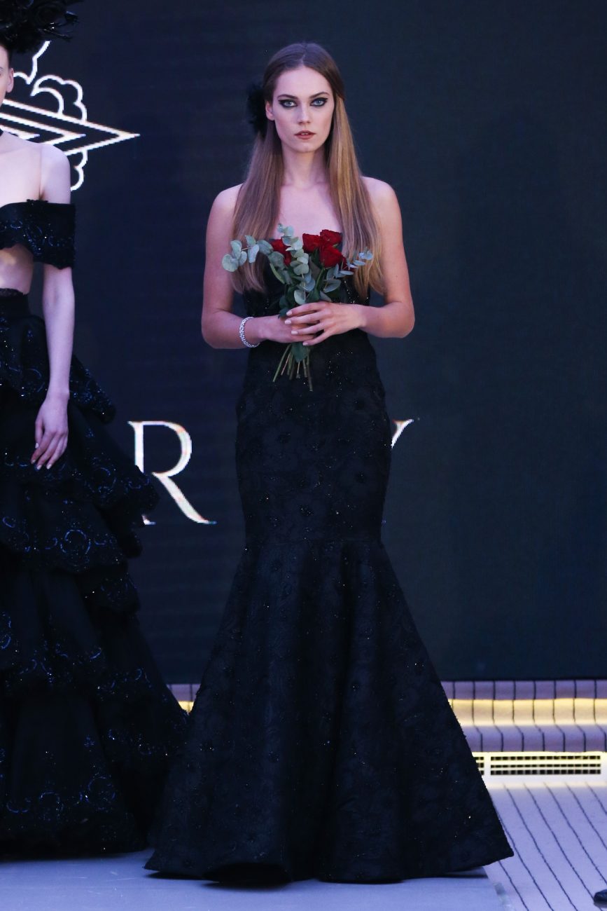 Asory House
Resort 2018 Collection
Dubai Fashion Week