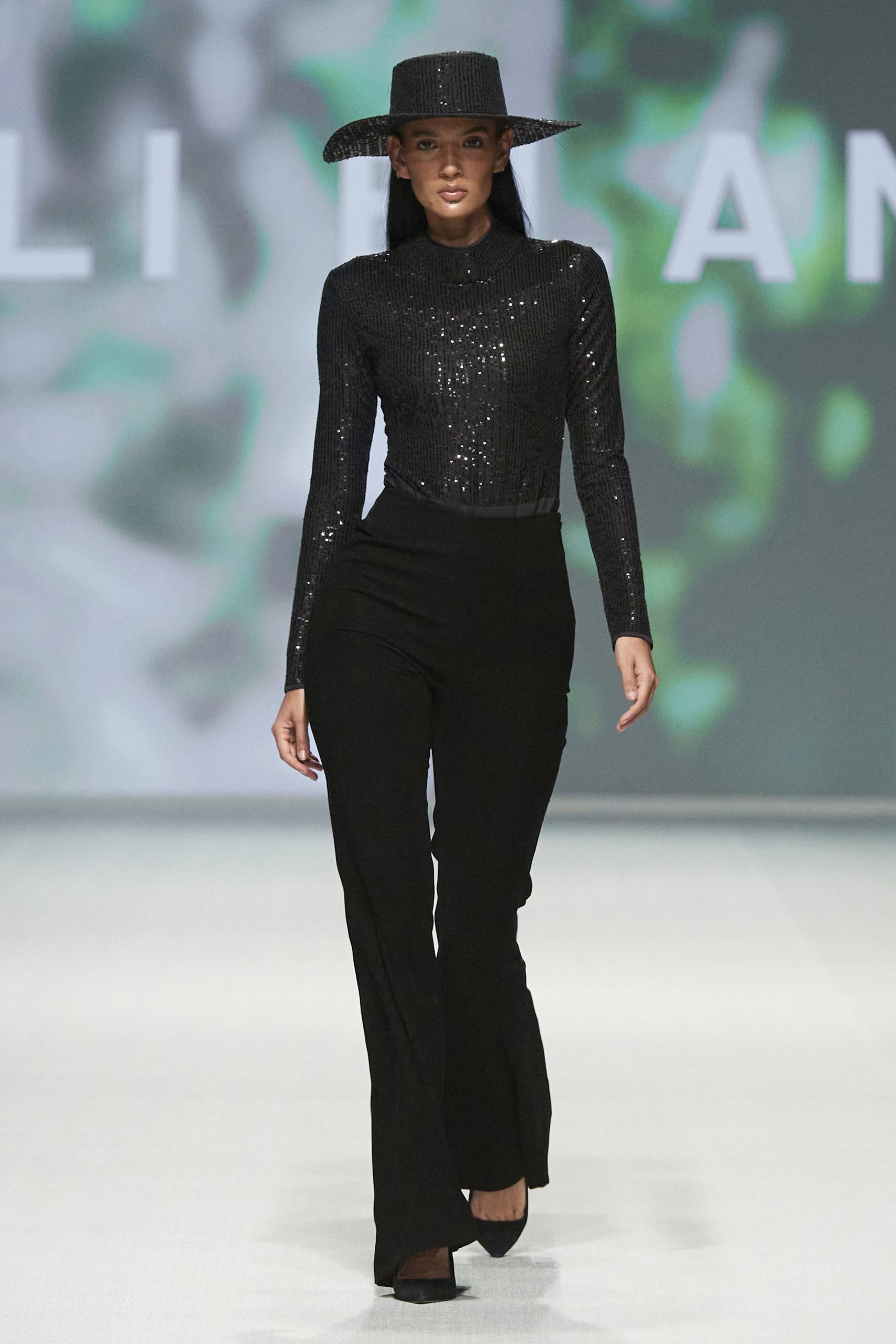 Lili Blanc S23 031a - Dubai Fashion Week