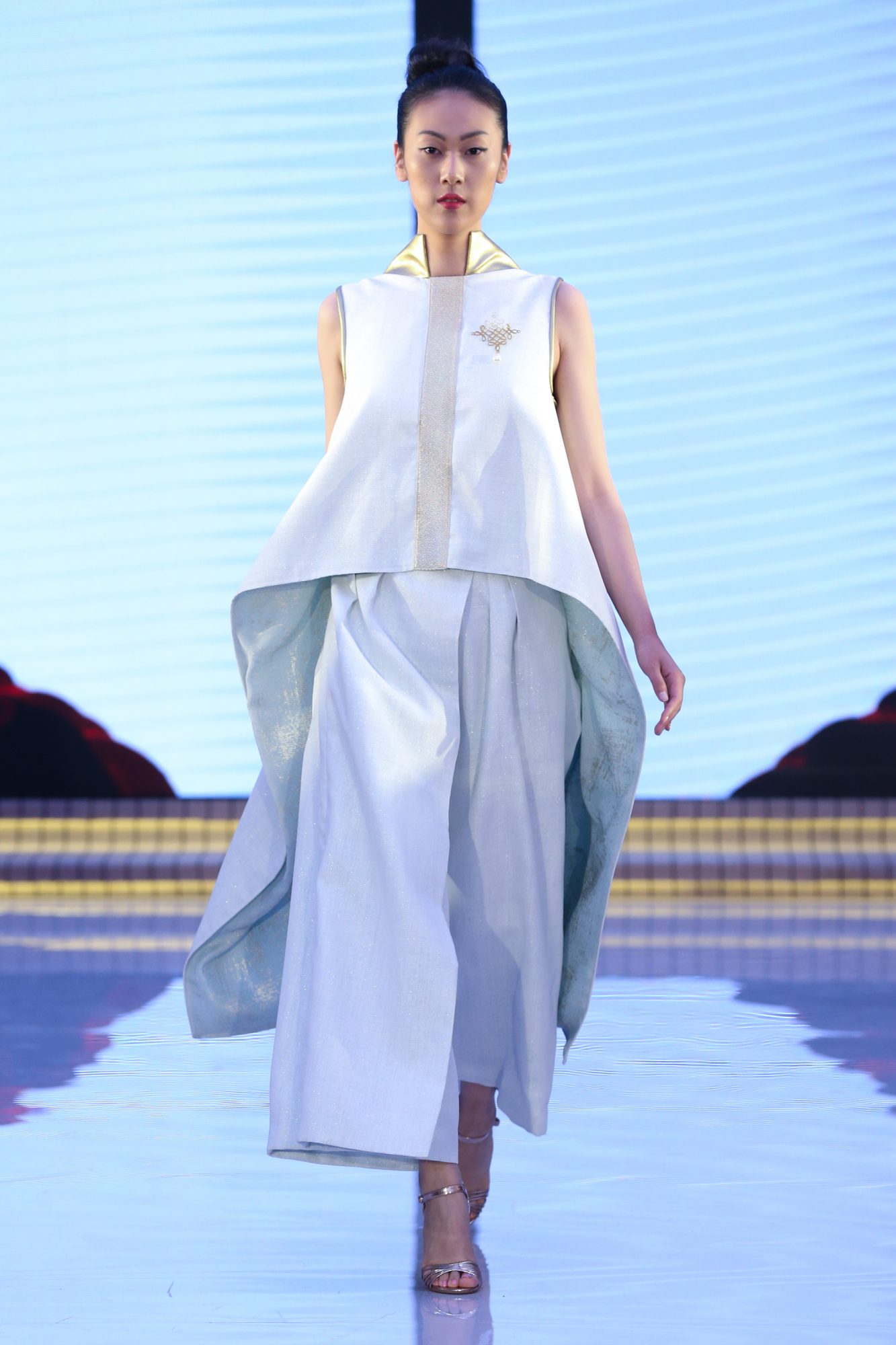Aram Designs
Ready Couture Fall Winter 2018 Collection
Dubai Fashion Week
