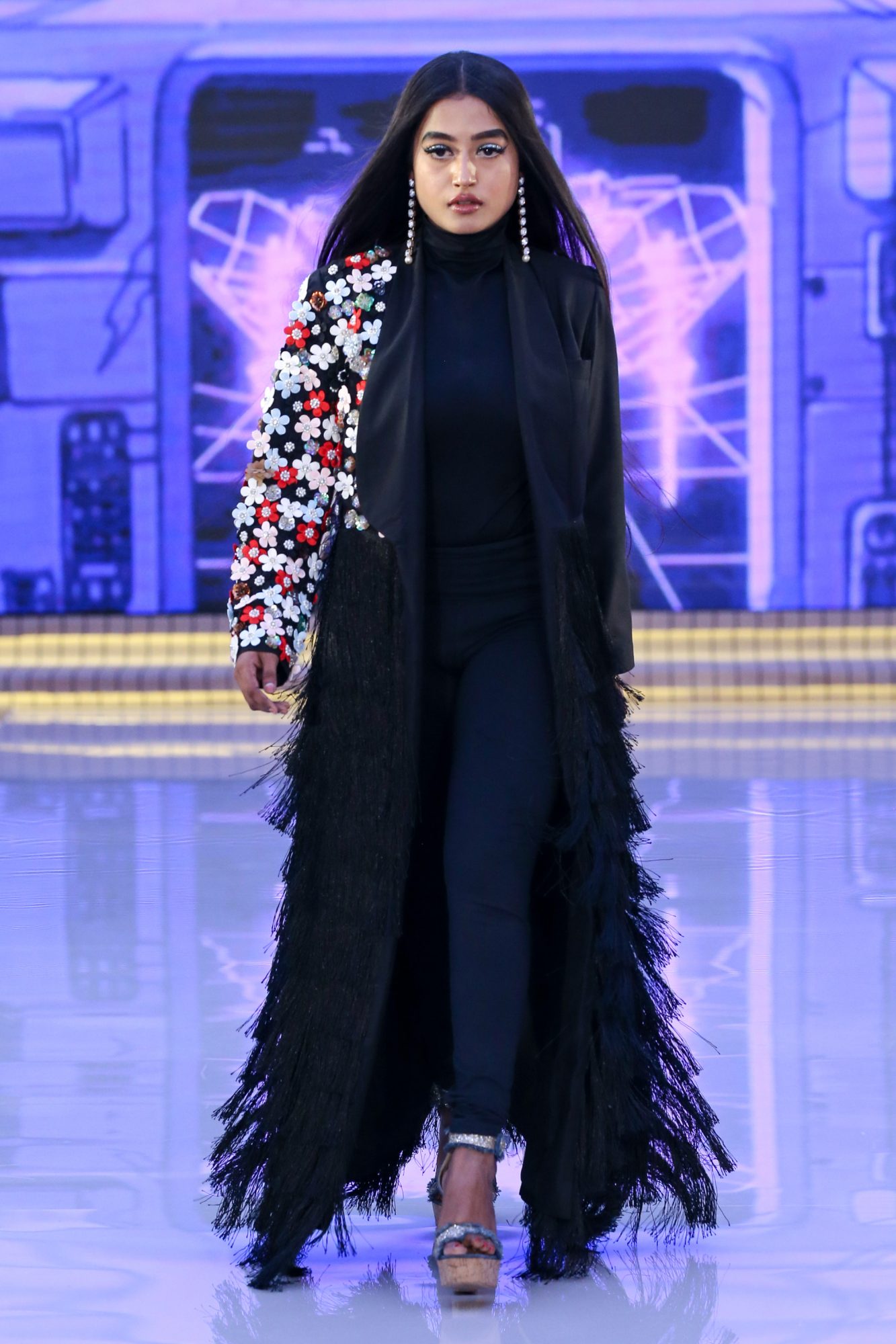 Fllumae
Ready Couture Fall Winter 2018 Collection
Dubai Fashion Week