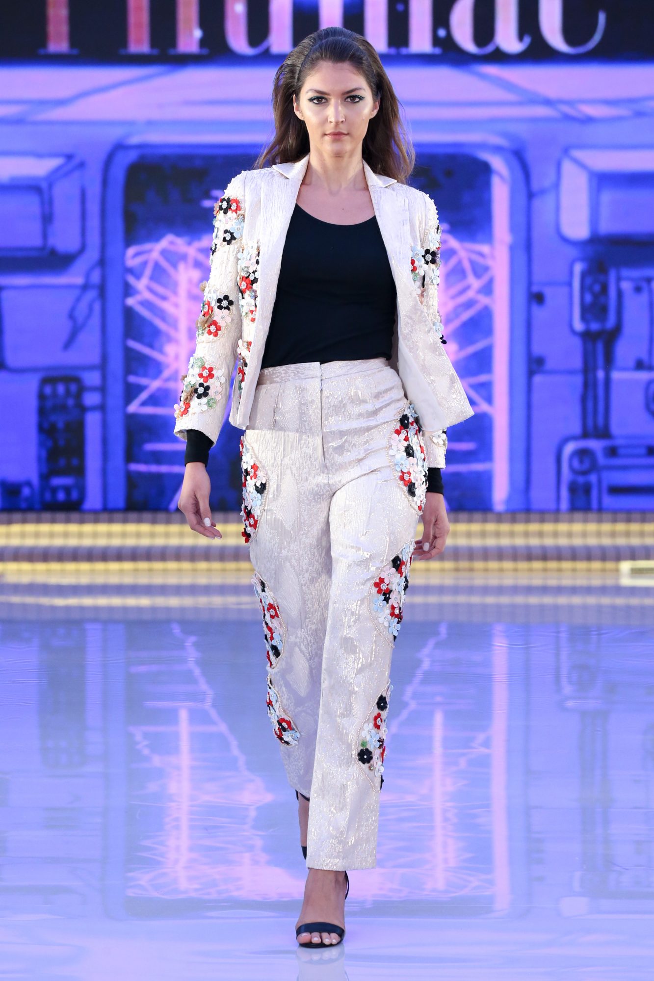 Fllumae
Ready Couture Fall Winter 2018 Collection
Dubai Fashion Week