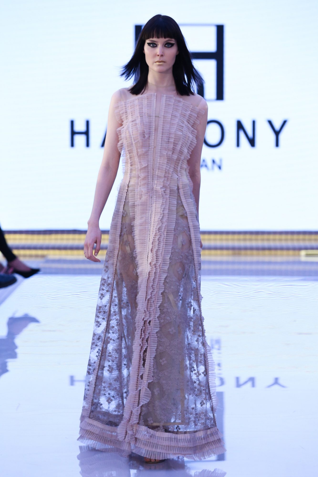 Harmony
Resort 2018 Collection
Dubai Fashion Week