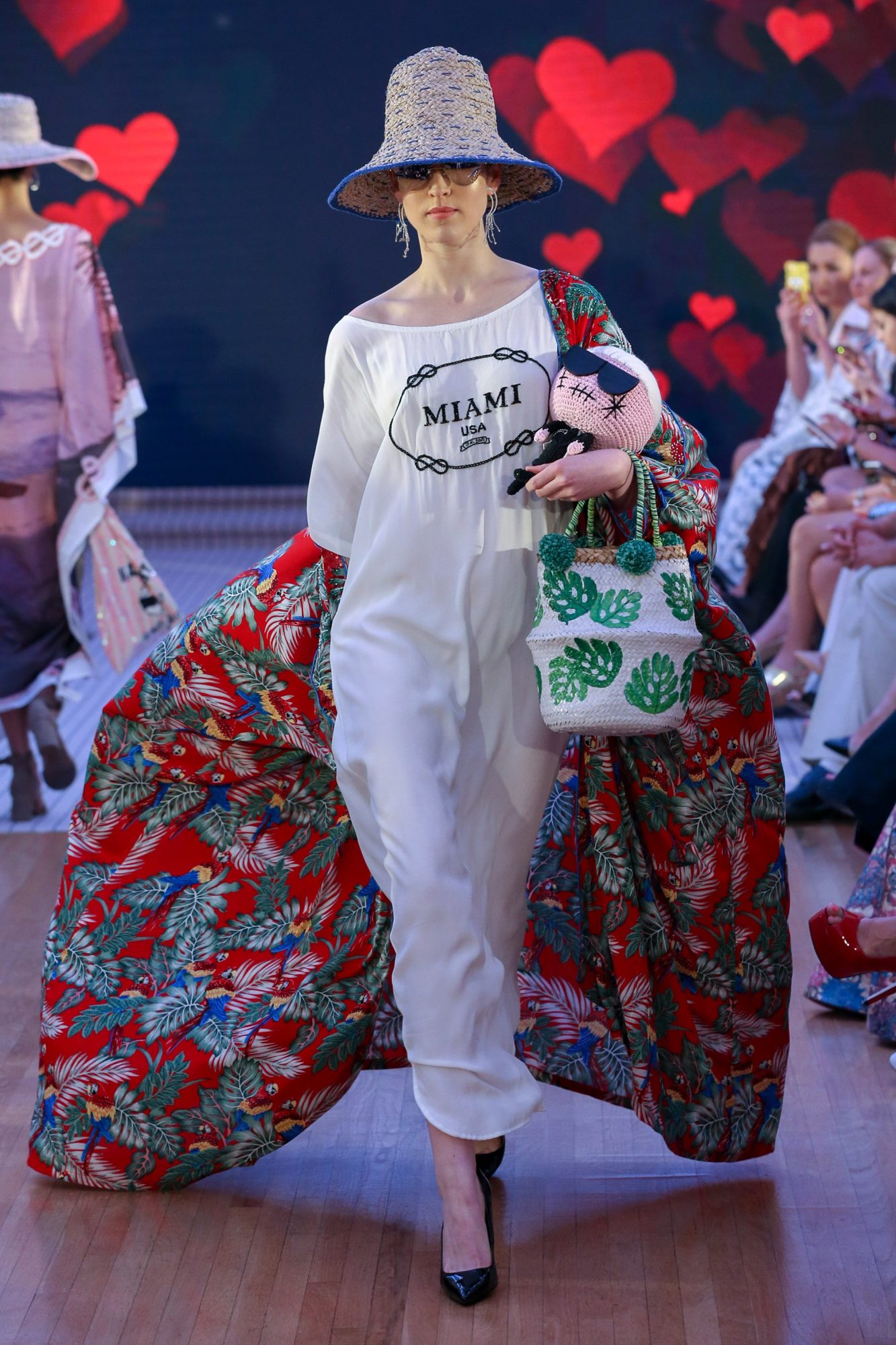 House Of Muamua
Resort Fall Winter 2018 Collection
Dubai Fashion Week