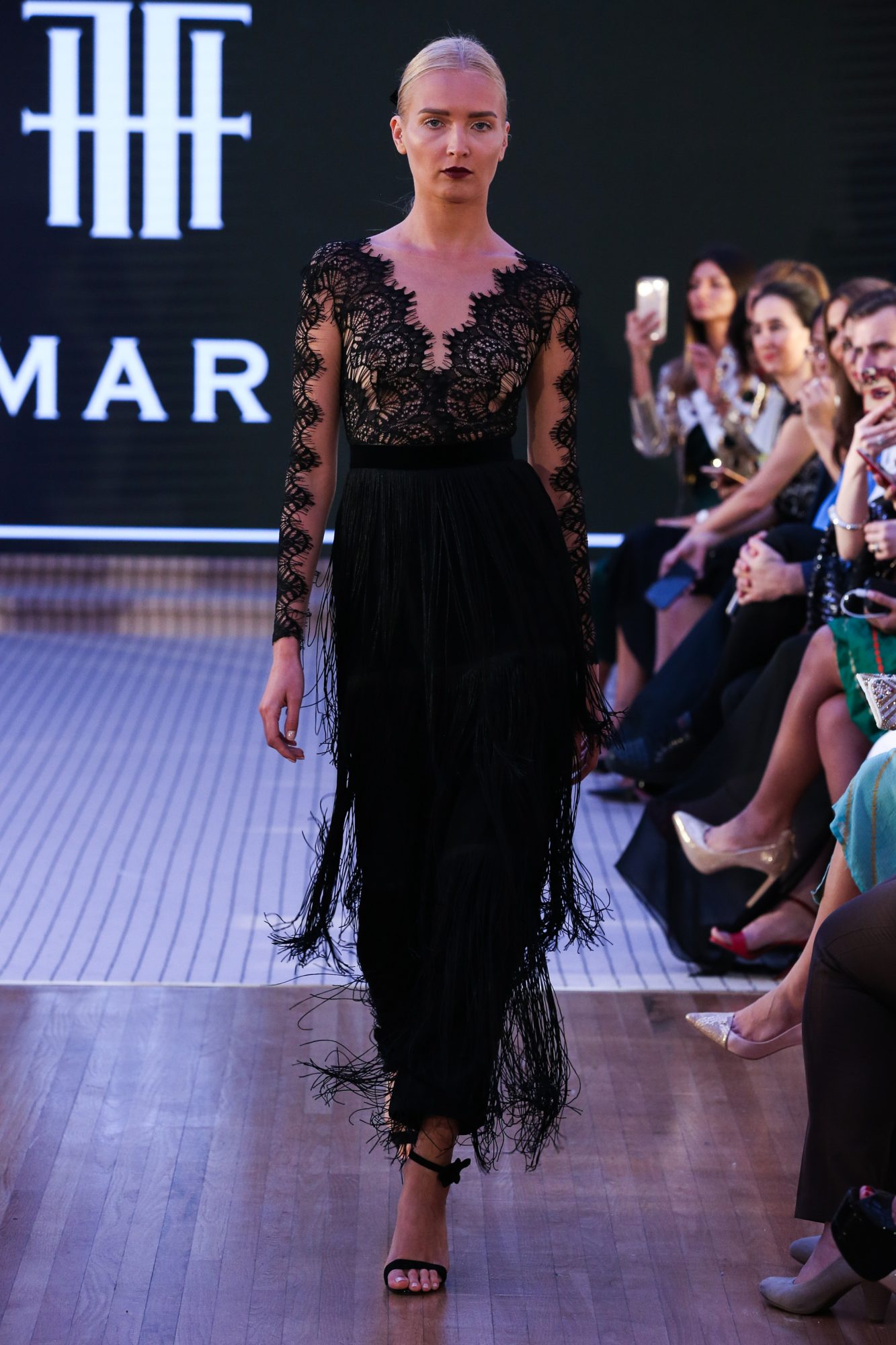 Humariff
Resort Fall Winter 2018 Collection
Dubai Fashion Week