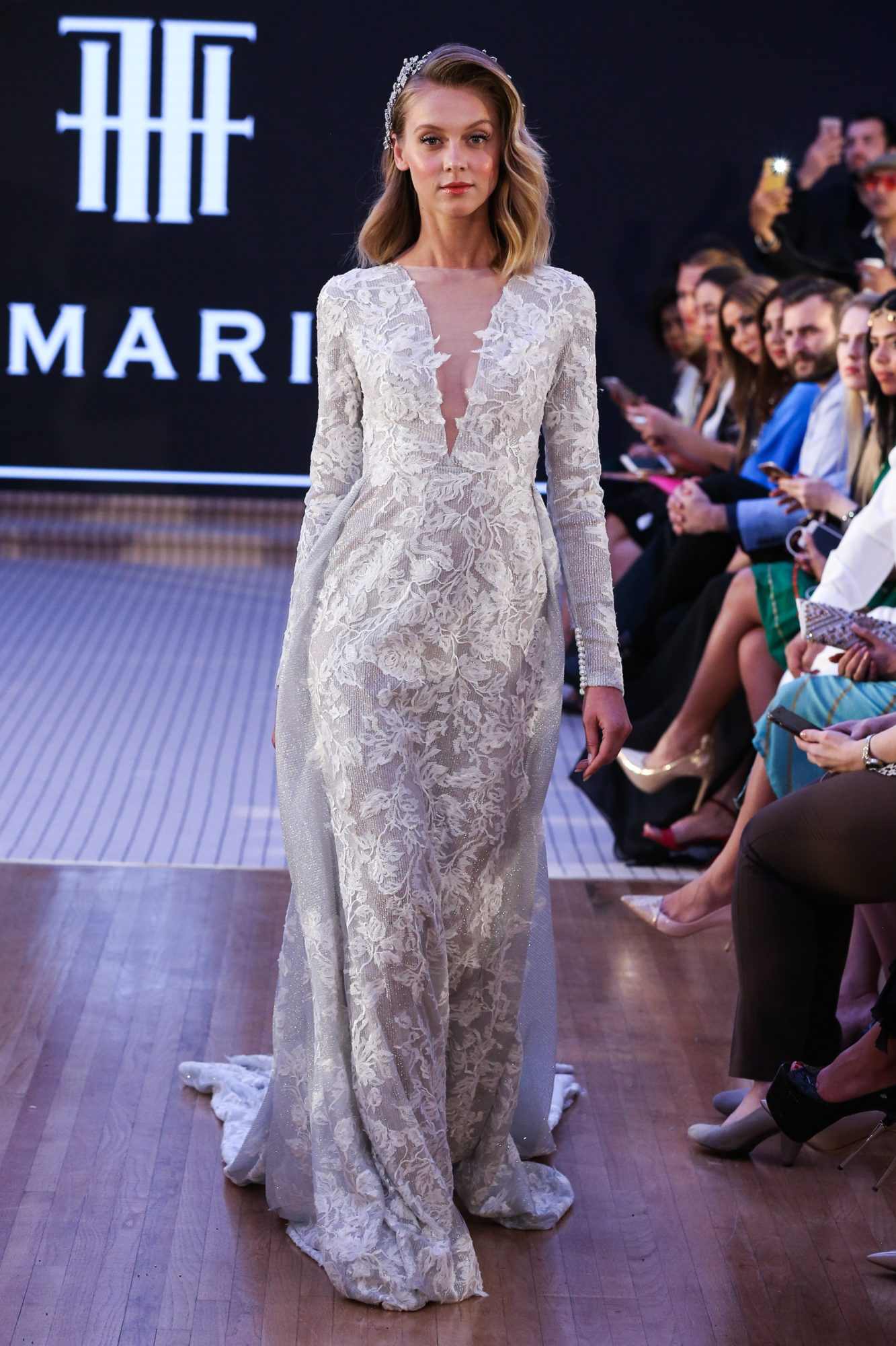 Humariff
Resort Fall Winter 2018 Collection
Dubai Fashion Week
