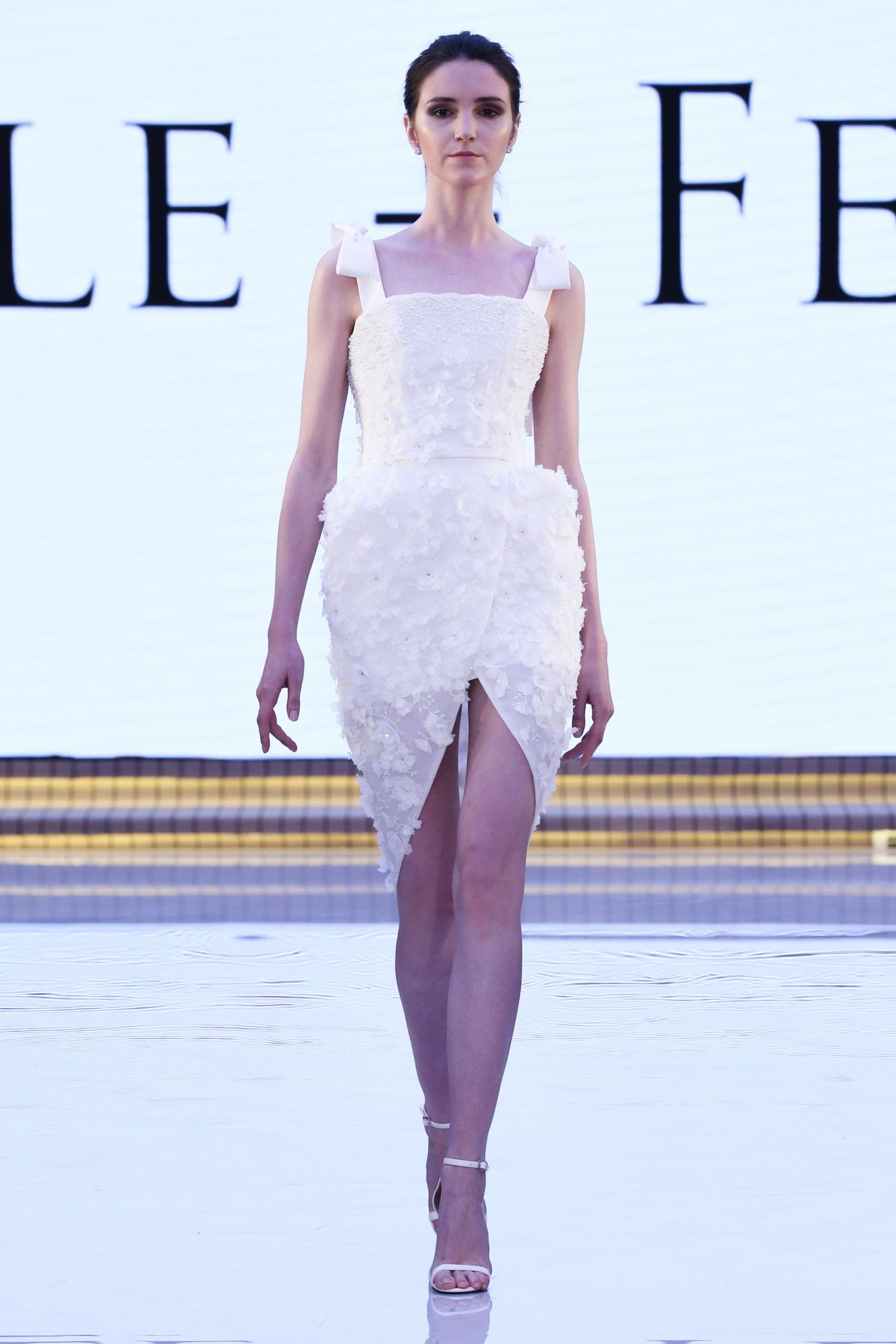 Nicole Felicia
Resort Fall Winter 2018 Collection
Dubai Fashion Week