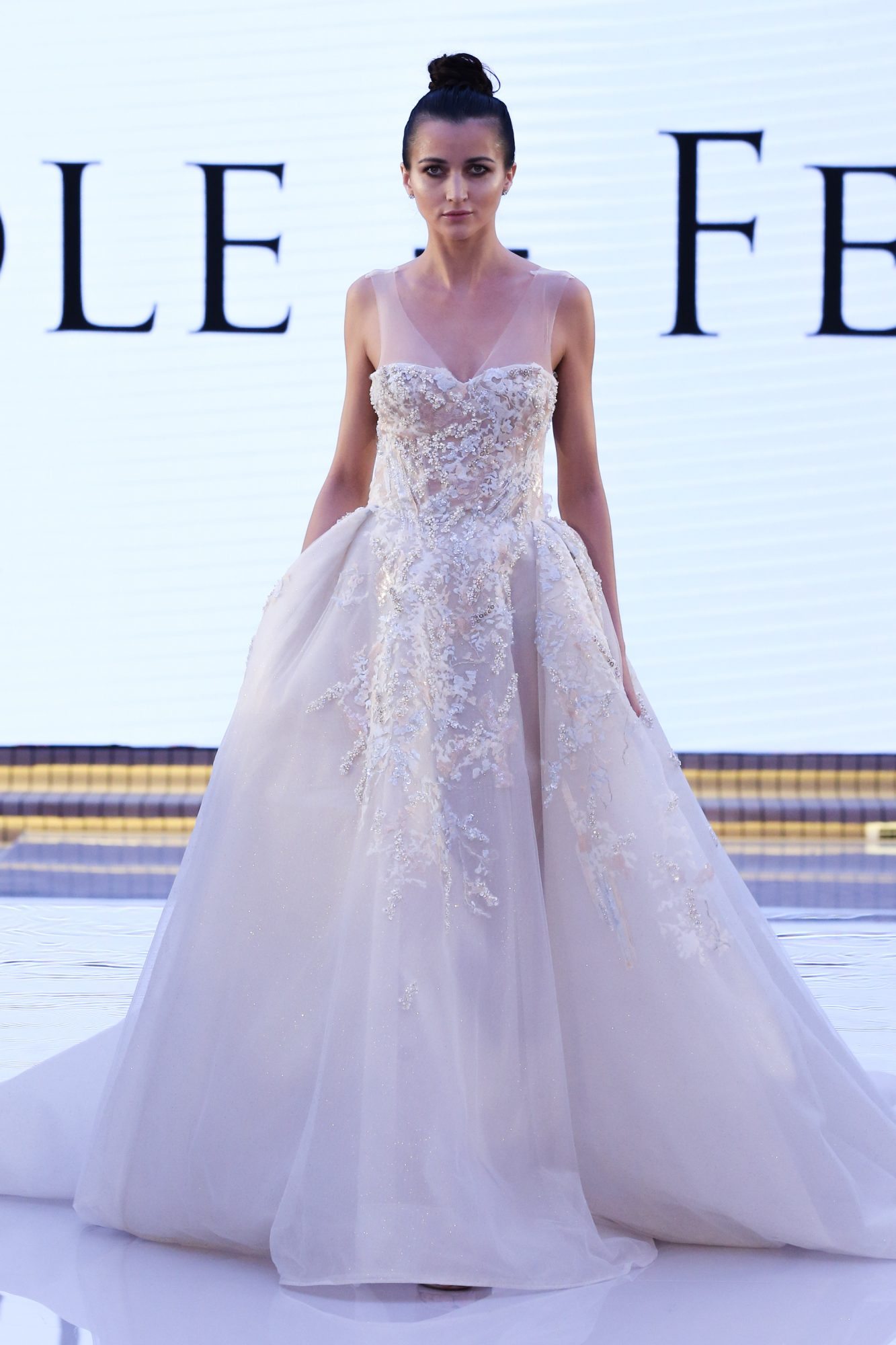Nicole Felicia
Resort Fall Winter 2018 Collection
Dubai Fashion Week
