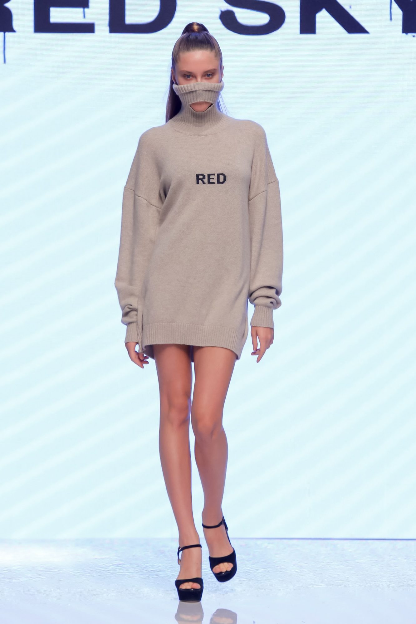 Red Skys Resort 2020 Collection Arab Fashion Week in Dubai