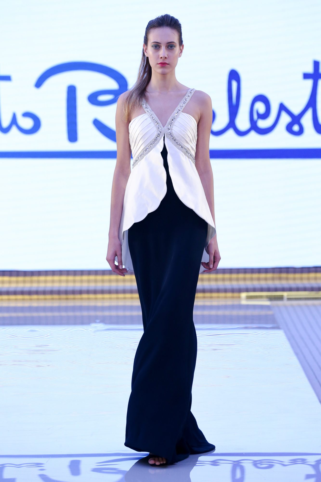 Renato Balestra
Resort Fall Winter 2018 Collection
Dubai Fashion Week