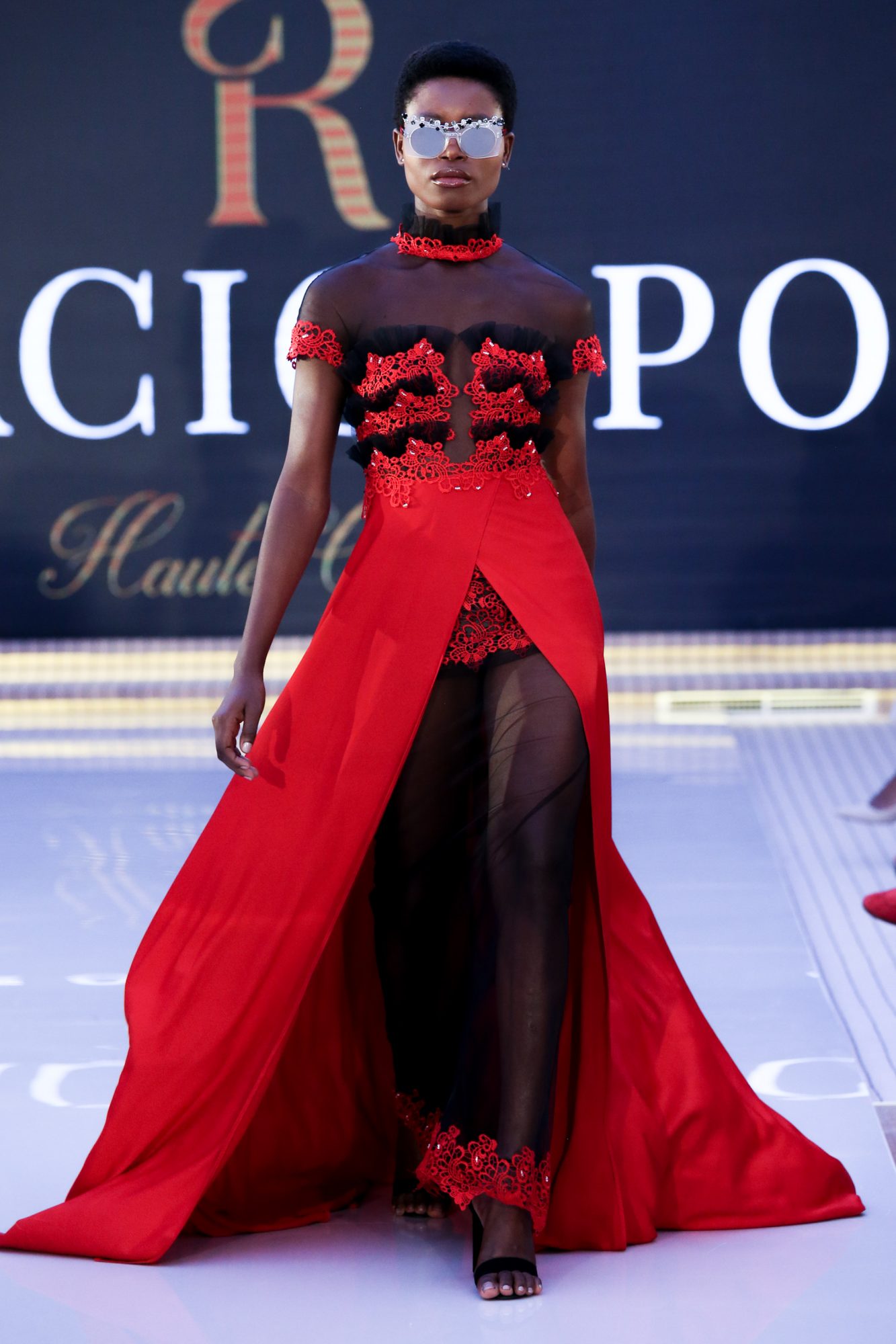 Simone Racioppo
Ready Couture Fall Winter 2018 Collection
Dubai Fashion Week