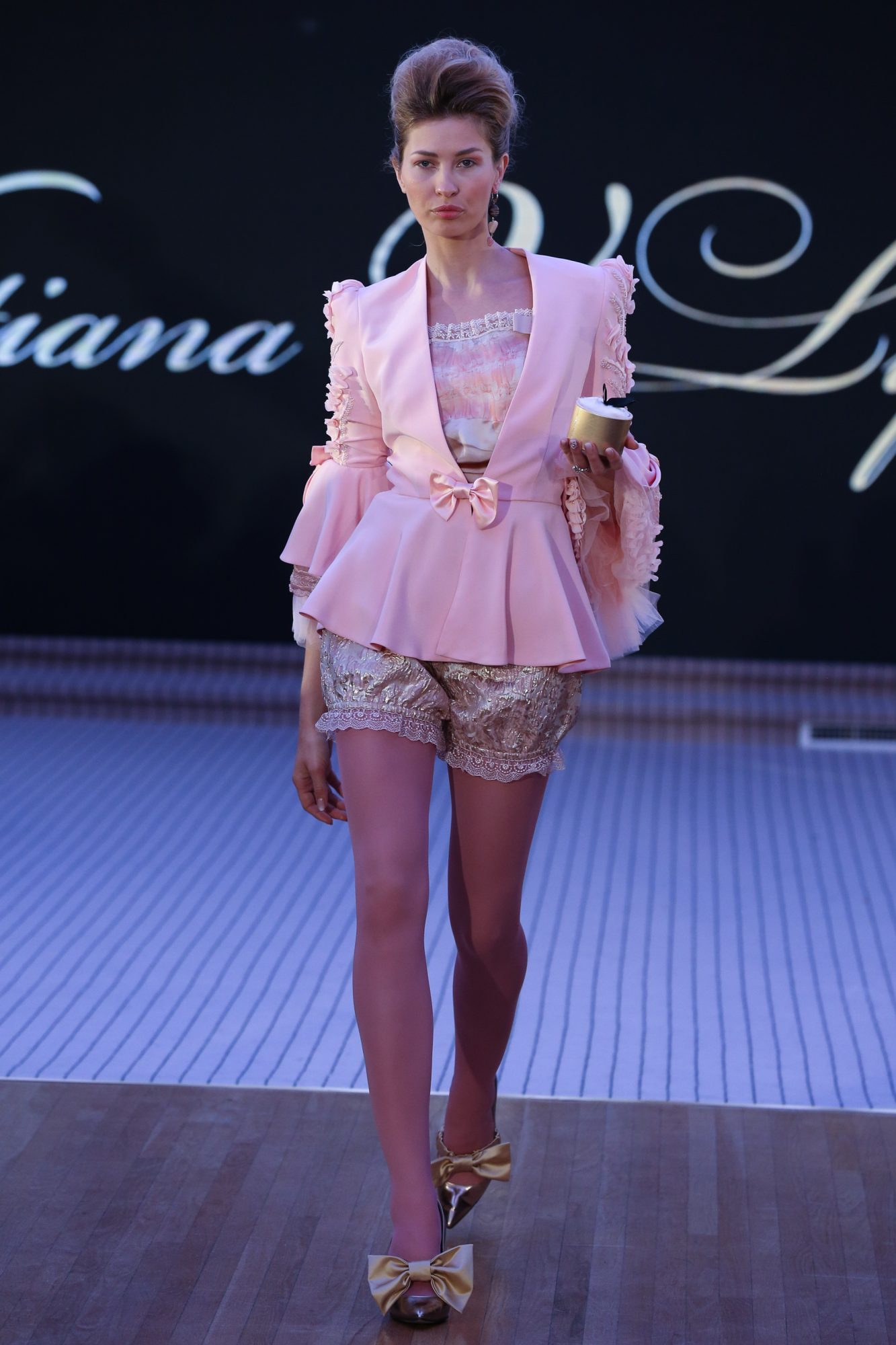 Tatiana V.Lyalina
Resort Fall Winter 2018 Collection
Dubai Fashion Week