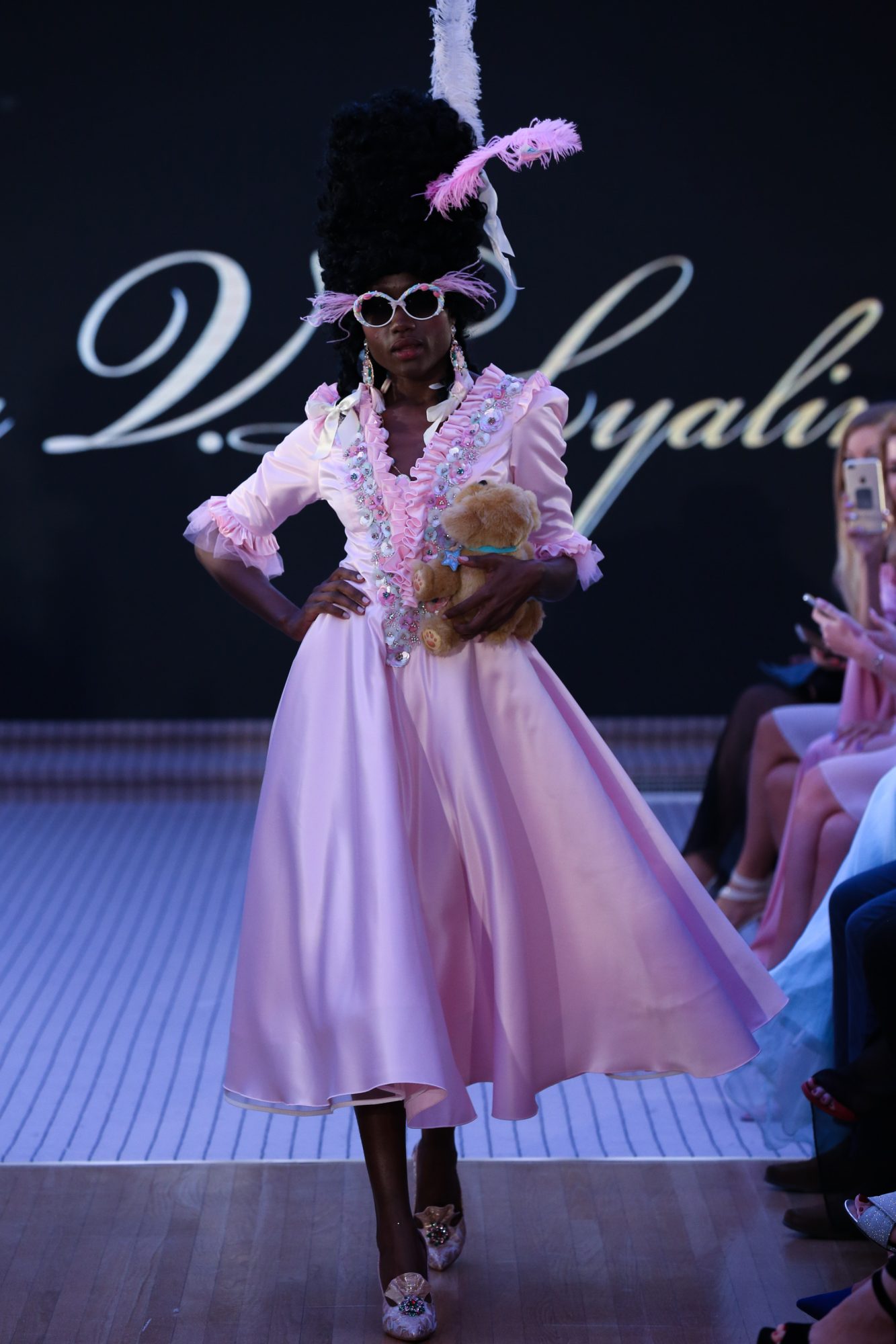 Tatiana V.Lyalina
Resort Fall Winter 2018 Collection
Dubai Fashion Week