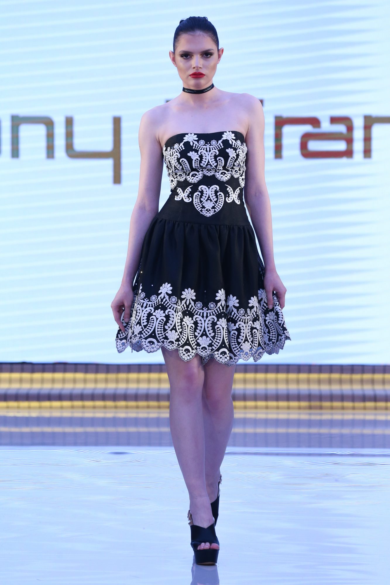 Tony Miranda
Resort Fall Winter 2018 Collection
Dubai Fashion Week