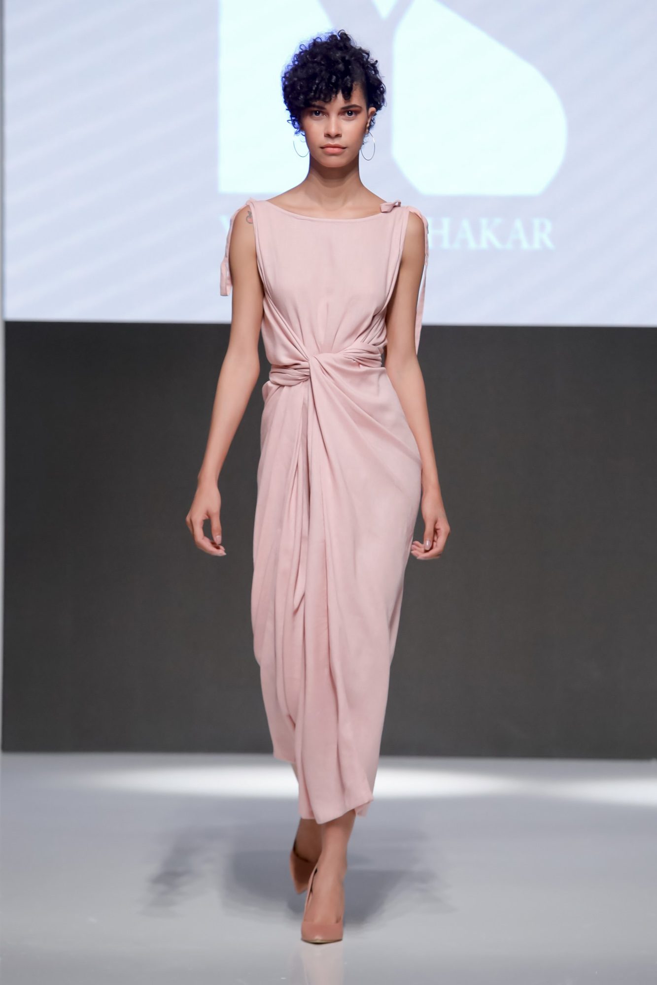 Yara Bin Shakar Resort 2020 Collection Arab Fashion Week in Dubai
